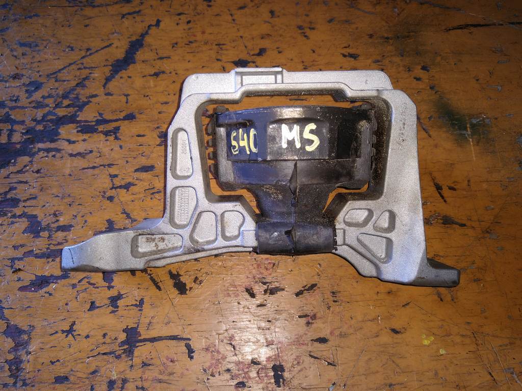 подушка двигателя Volvo S40