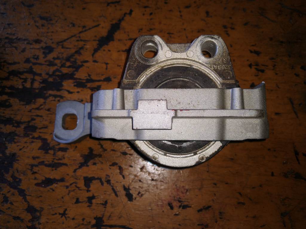 подушка двигателя Volvo S40