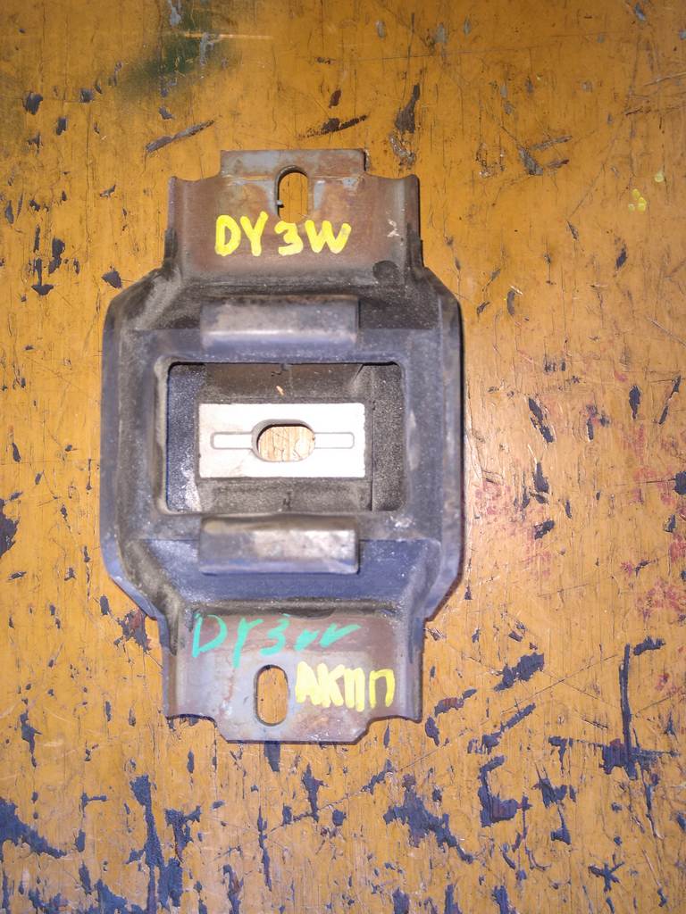 подушка двигателя Mazda Demio