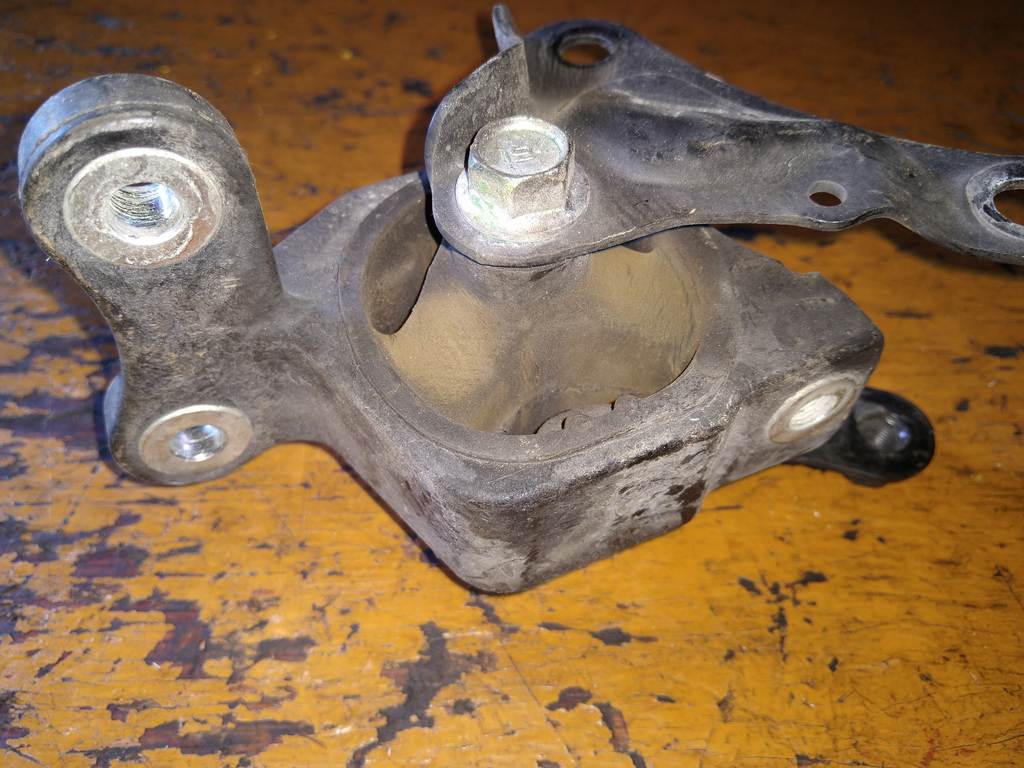 подушка двигателя Honda Fit