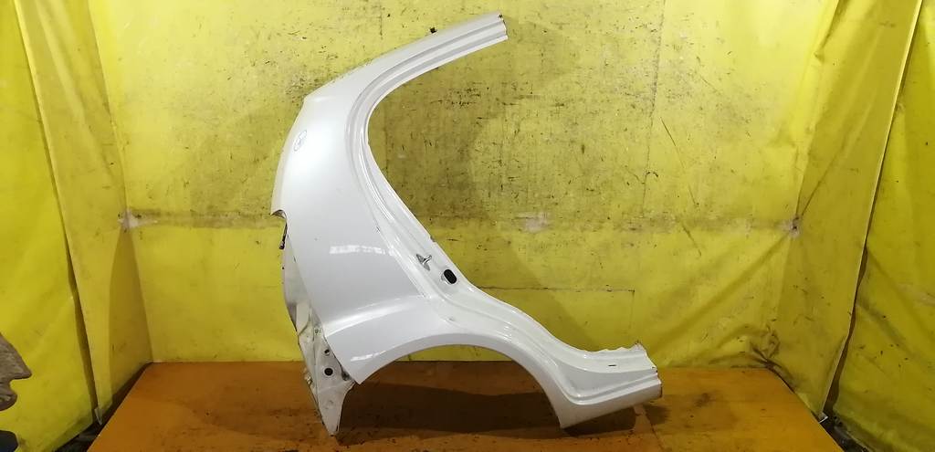 крыло Toyota Passo