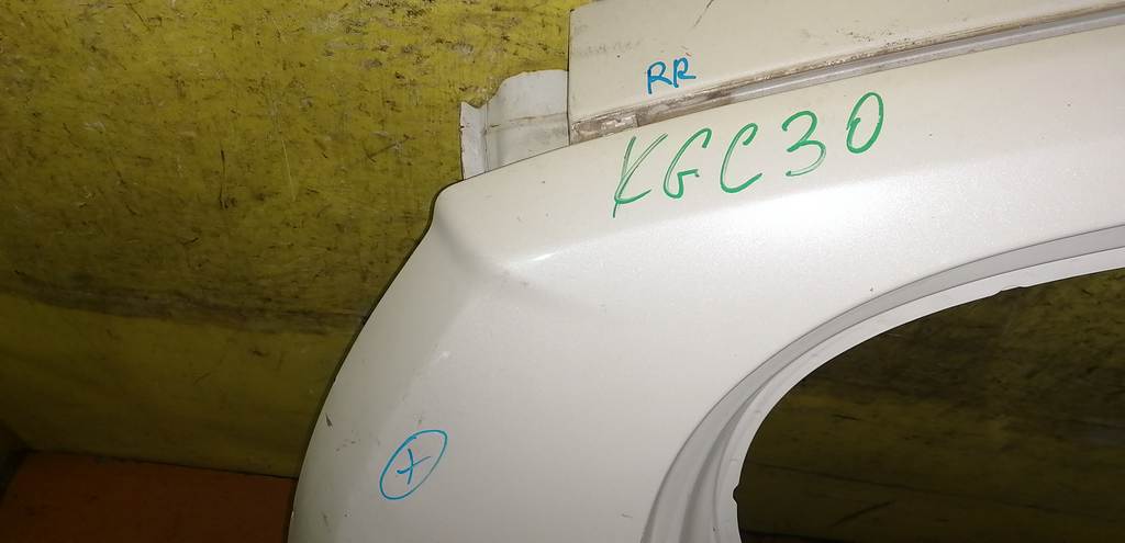 крыло Toyota Passo