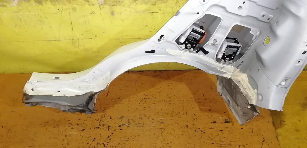 крыло Toyota Passo