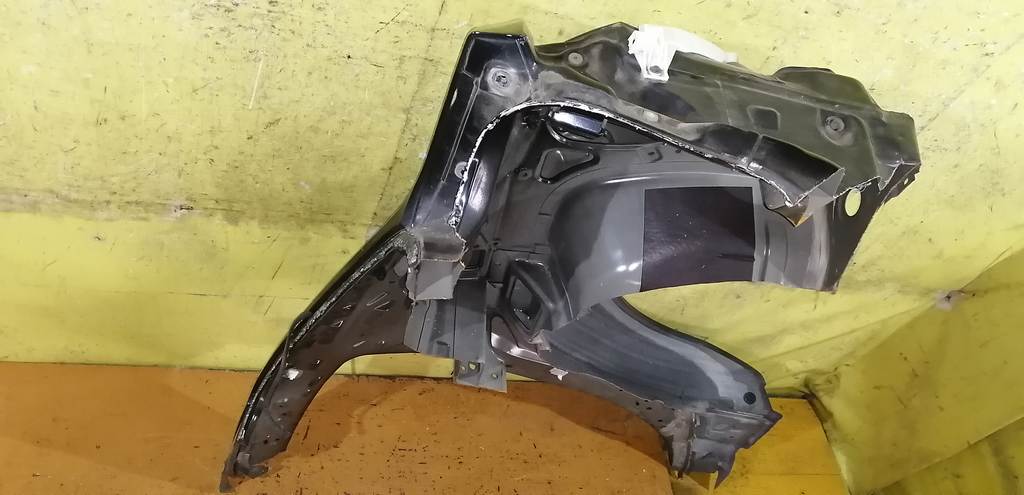 крыло Mazda Axela