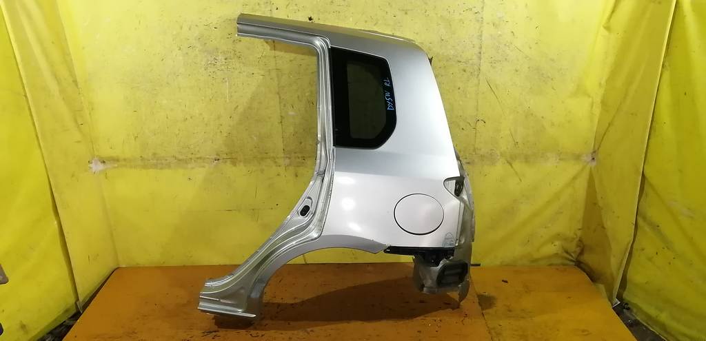 крыло Mazda Demio