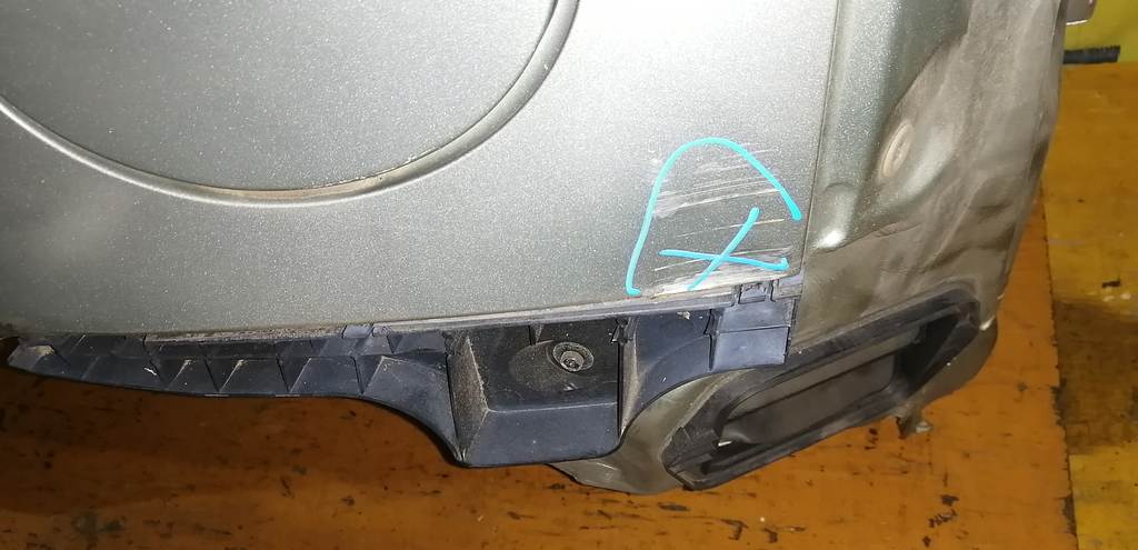 крыло Mazda Demio