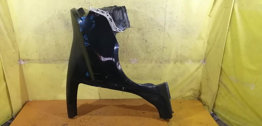 крыло Mazda Axela