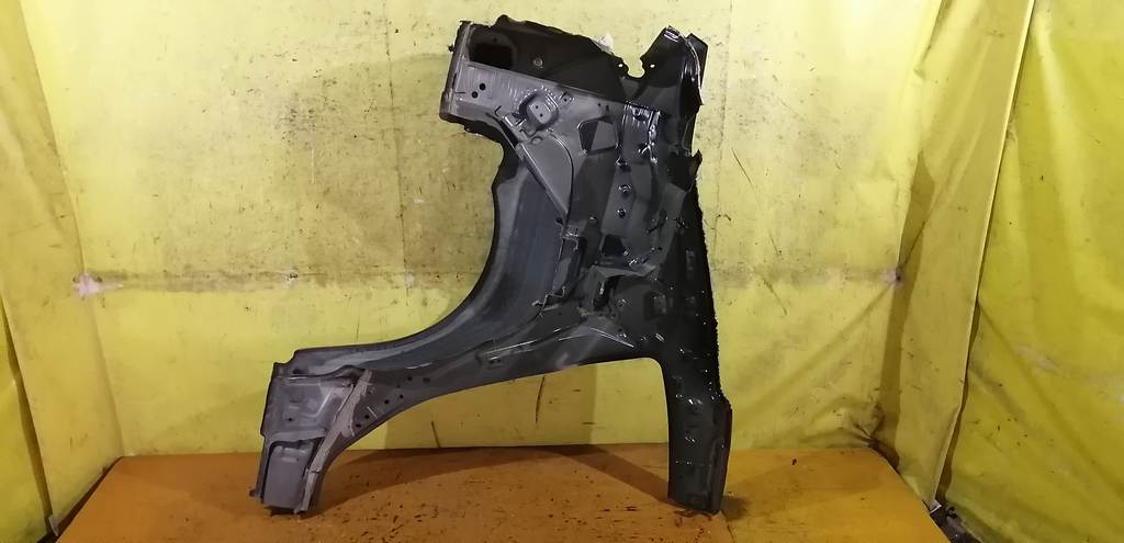 крыло Mazda Axela