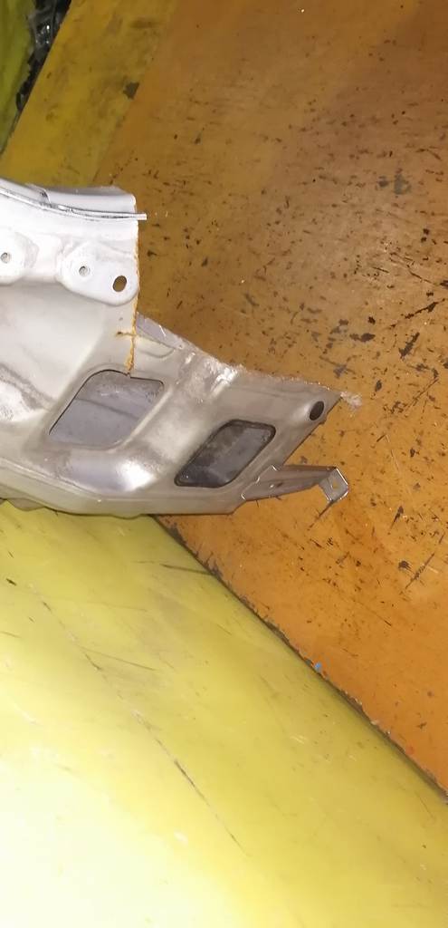 крыло Toyota Passo