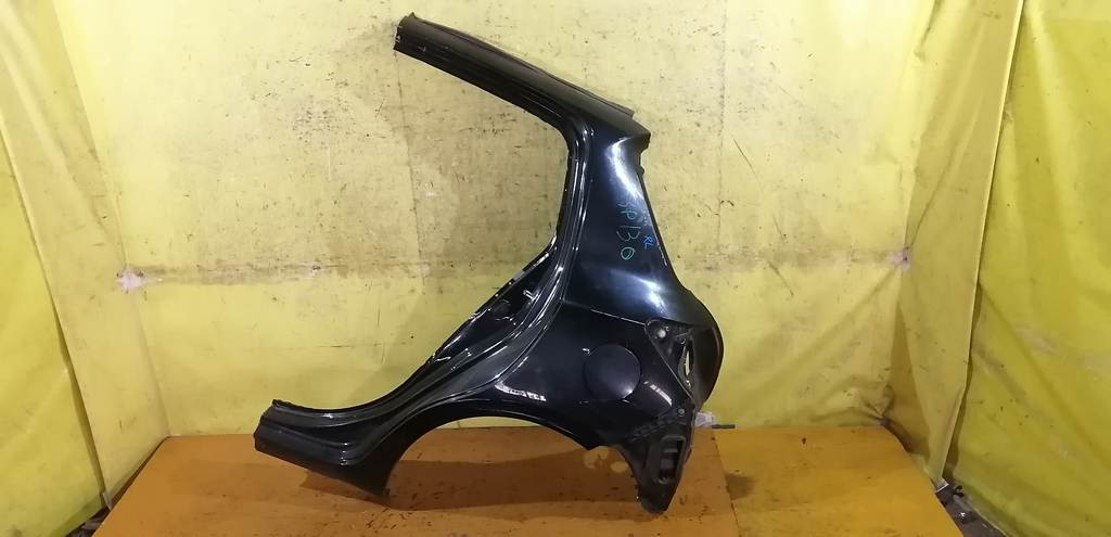 крыло Toyota Vitz