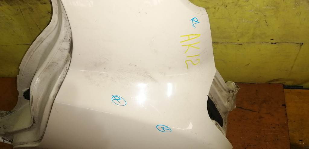 крыло Nissan March