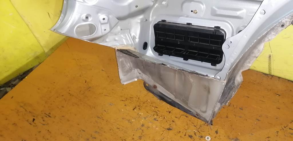 крыло Subaru Forester