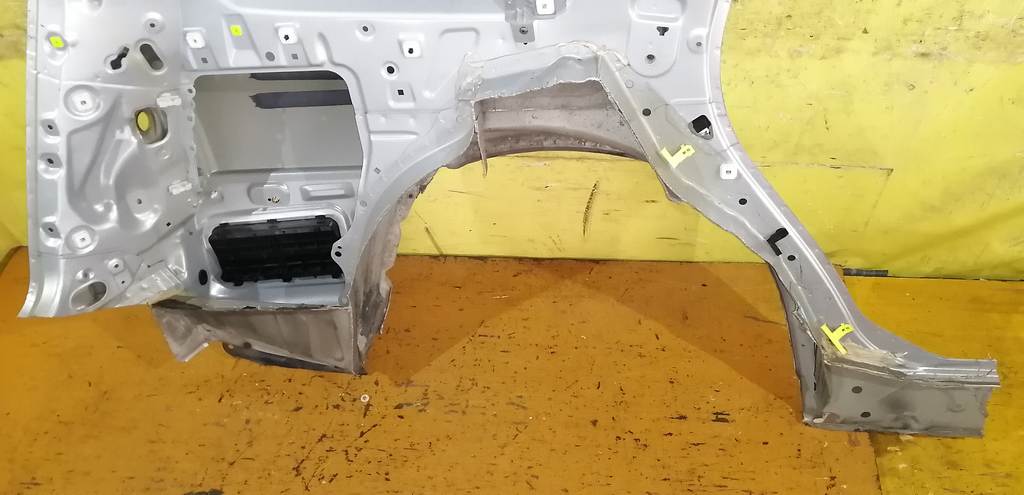 крыло Subaru Forester