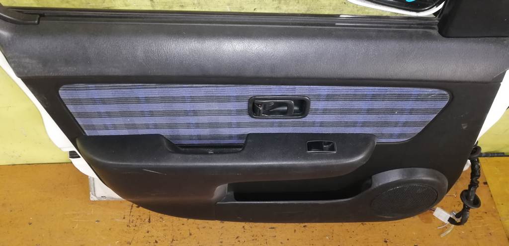 дверь Nissan Cube