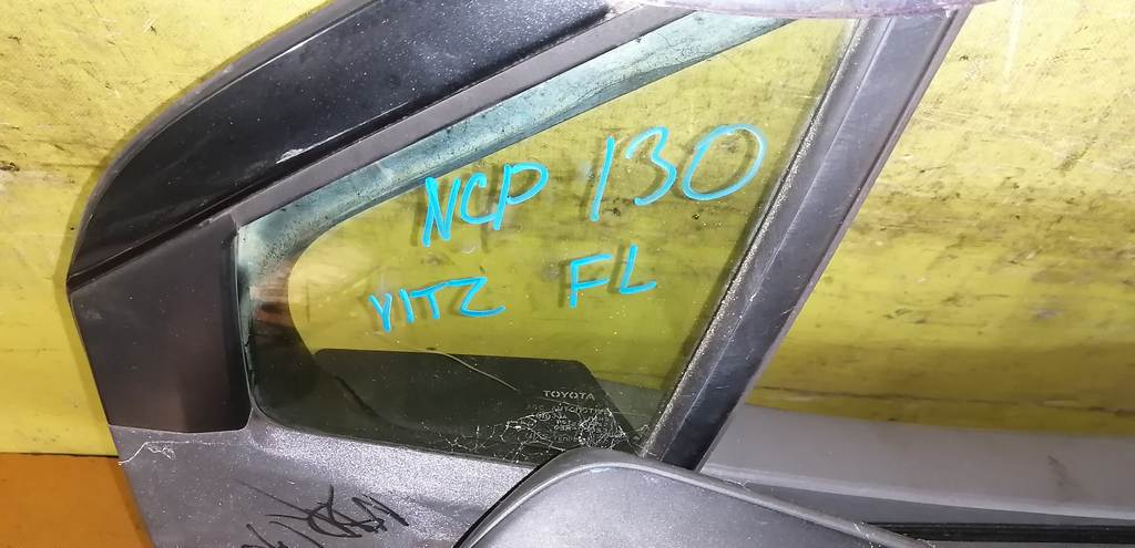 дверь Toyota Vitz