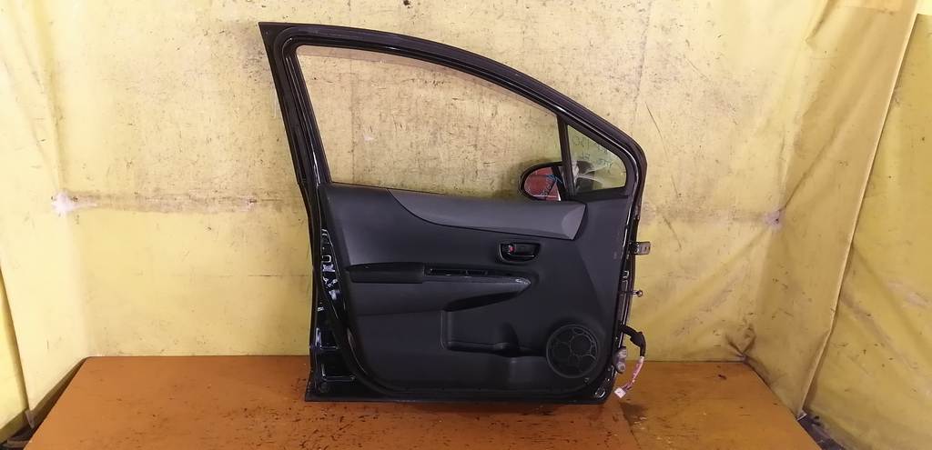 дверь Toyota Vitz