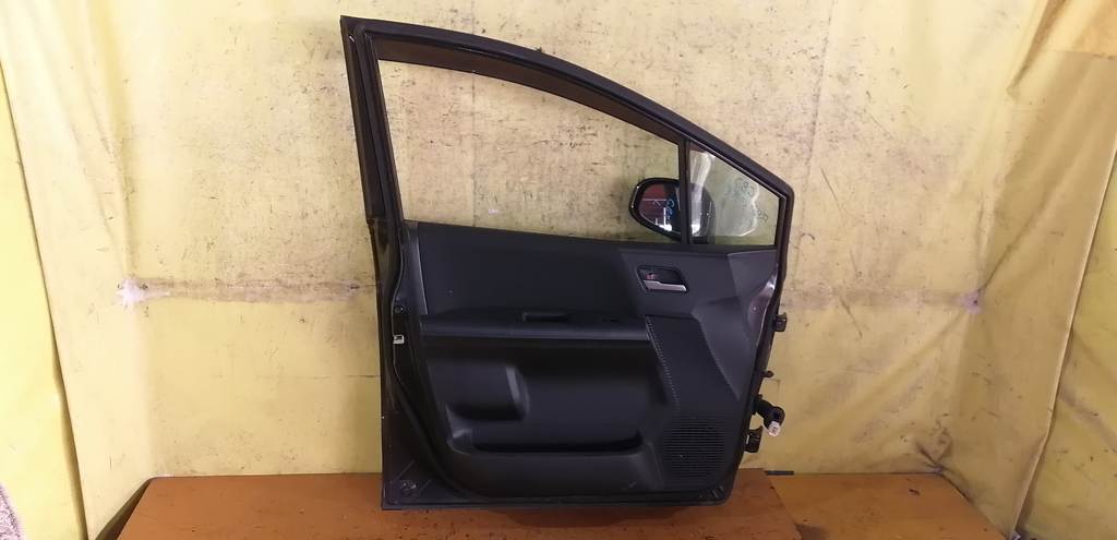 дверь Honda Freed Spike