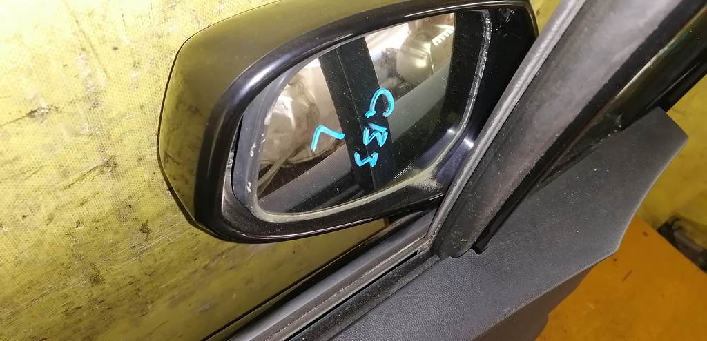 зеркало Honda Freed Spike