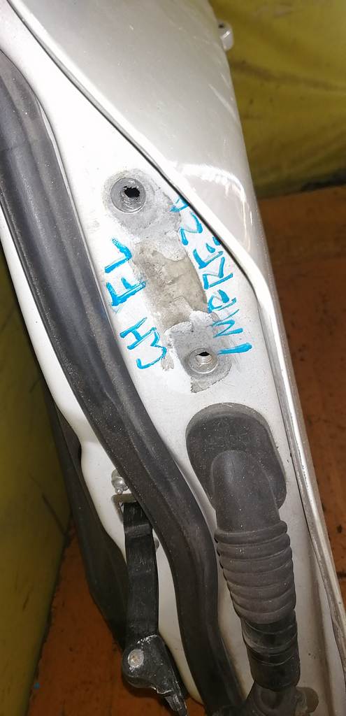 дверь Subaru Impreza