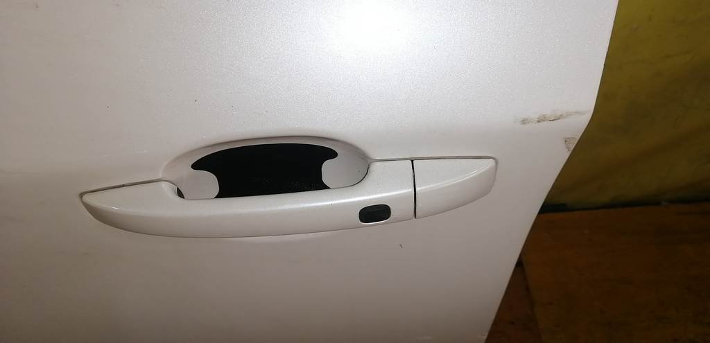 дверь Subaru Impreza