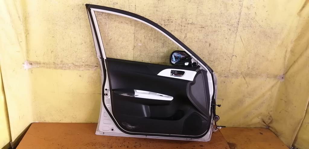 дверь Subaru Impreza