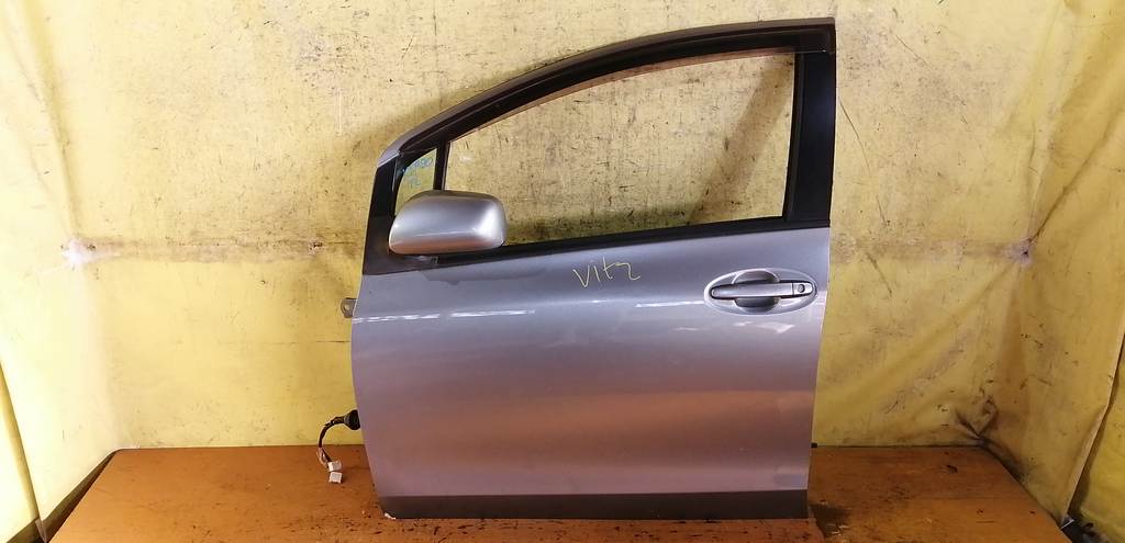 дверь Toyota Vitz