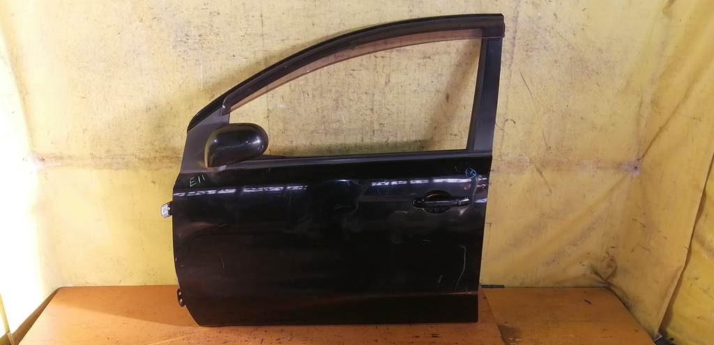 дверь Nissan Note