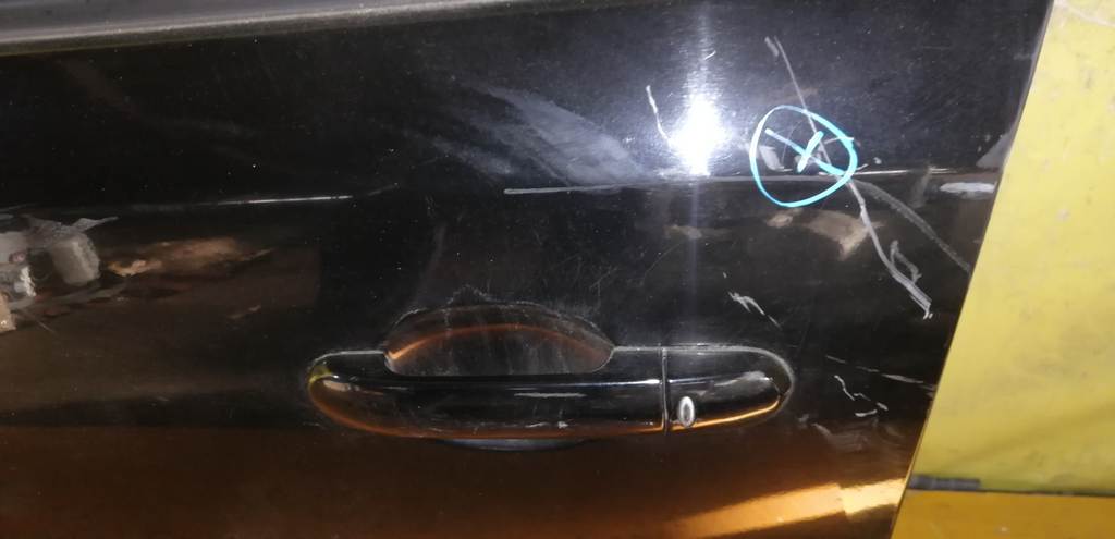 дверь Nissan Note