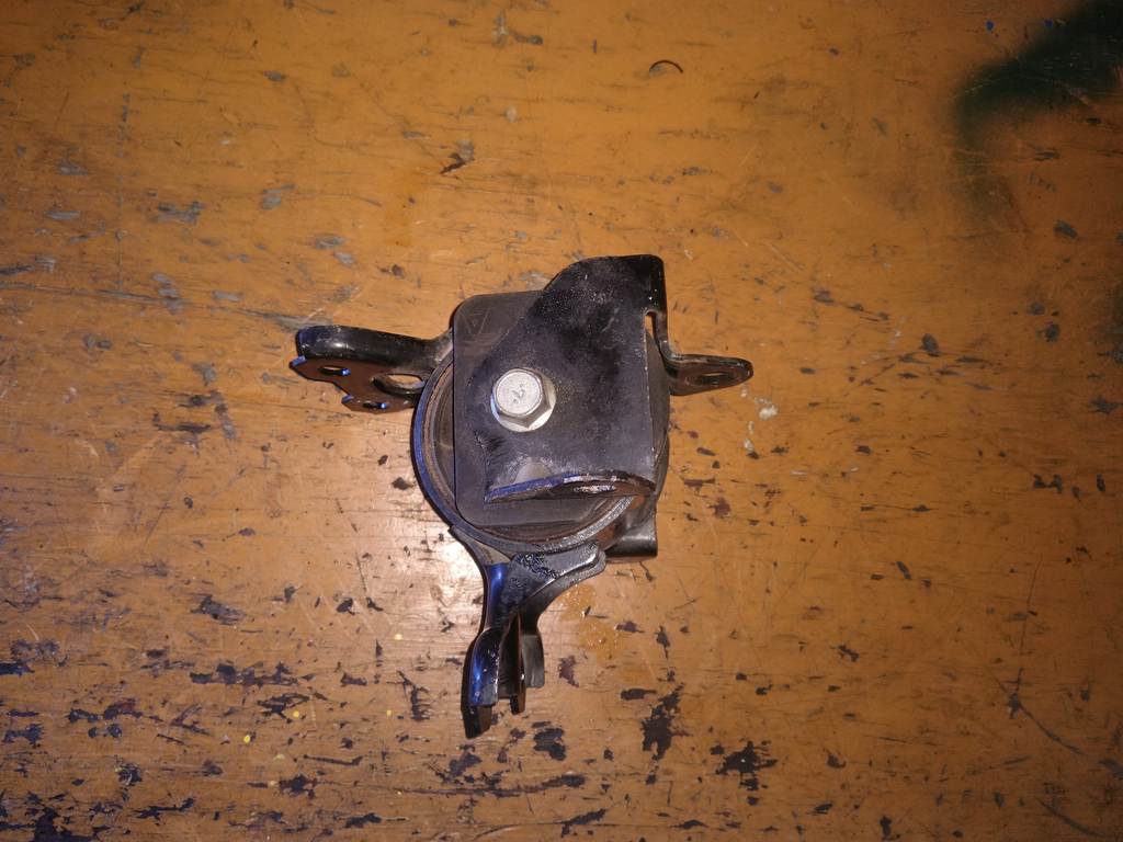 подушка двигателя Mitsubishi Outlander