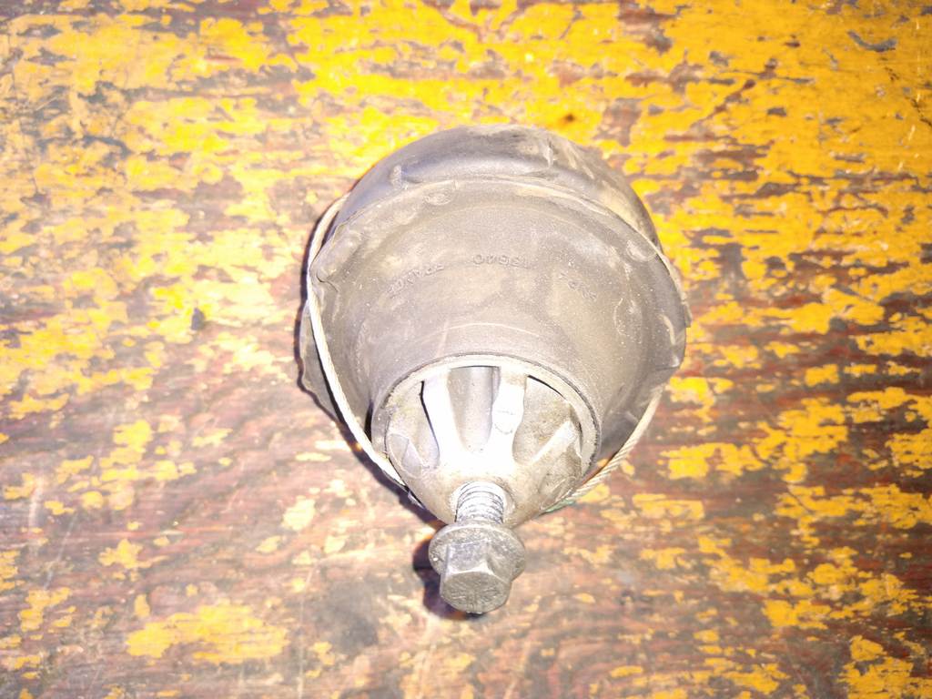 подушка двигателя Volvo XC90