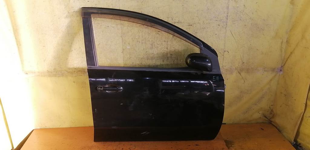 дверь Nissan Note