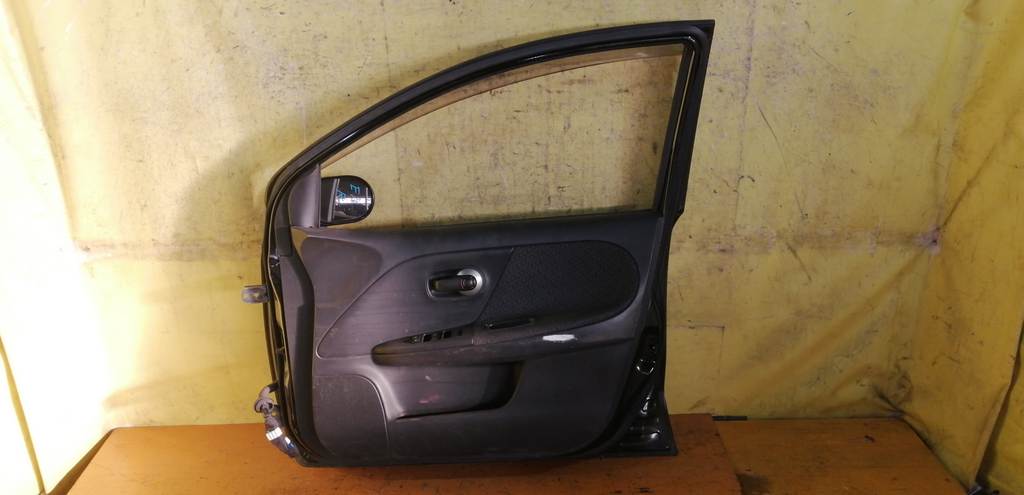 дверь Nissan Note