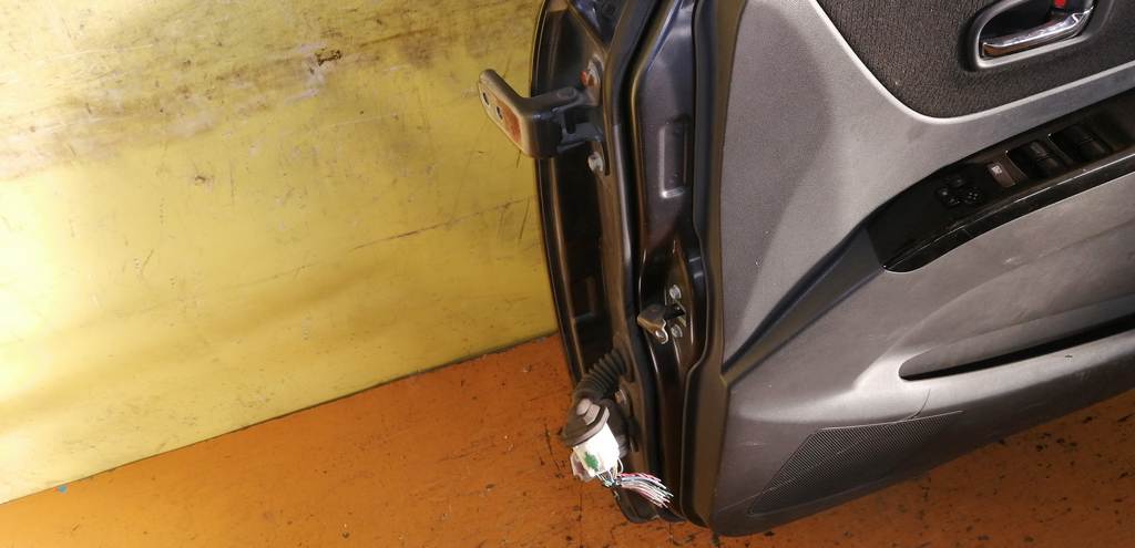 дверь Suzuki Palette