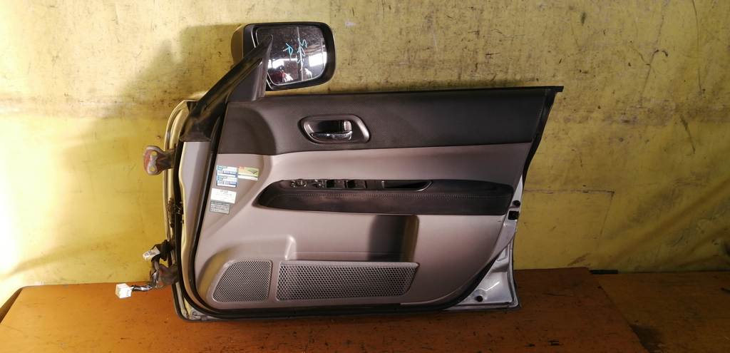 дверь Subaru Forester