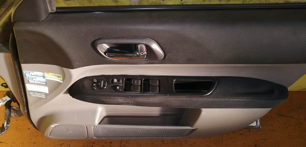 дверь Subaru Forester