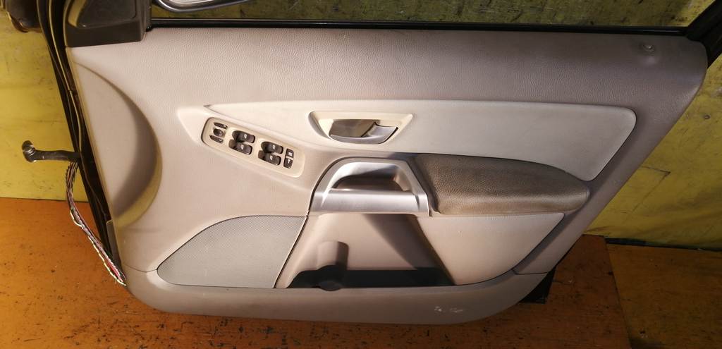 дверь Volvo XC90