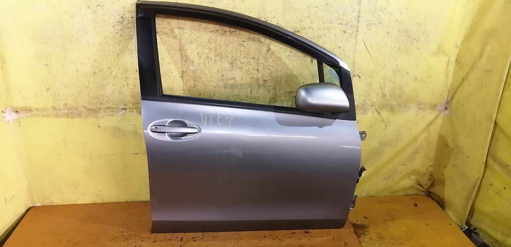 дверь Toyota Vitz