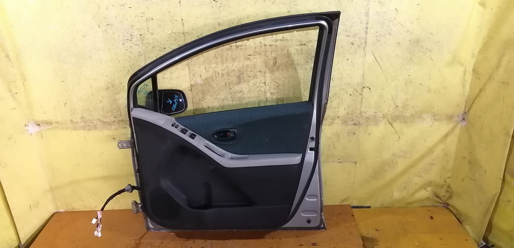 дверь Toyota Vitz
