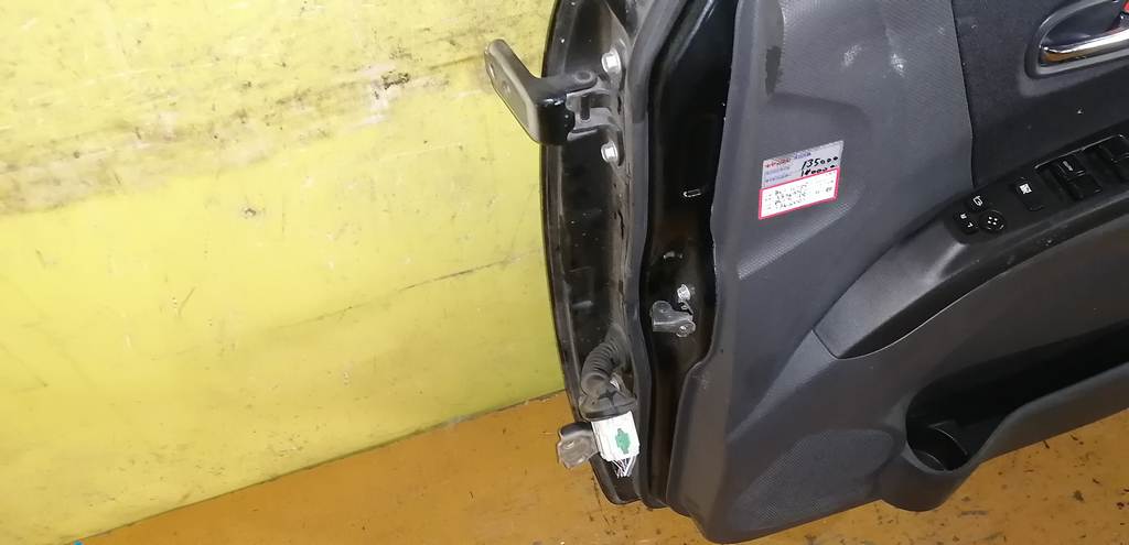 дверь Suzuki Solio