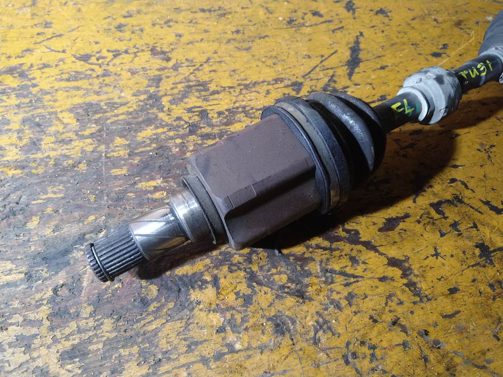 привод Nissan Presage