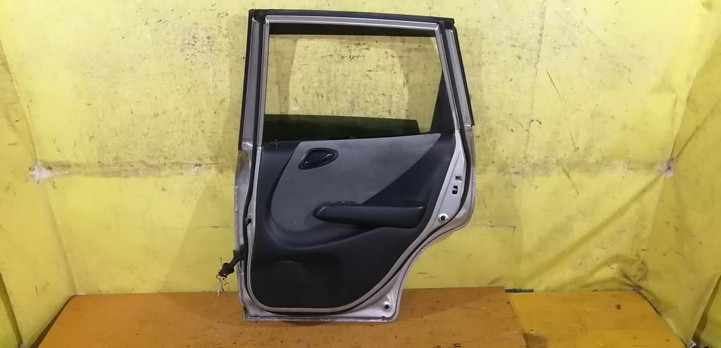 дверь Honda Fit