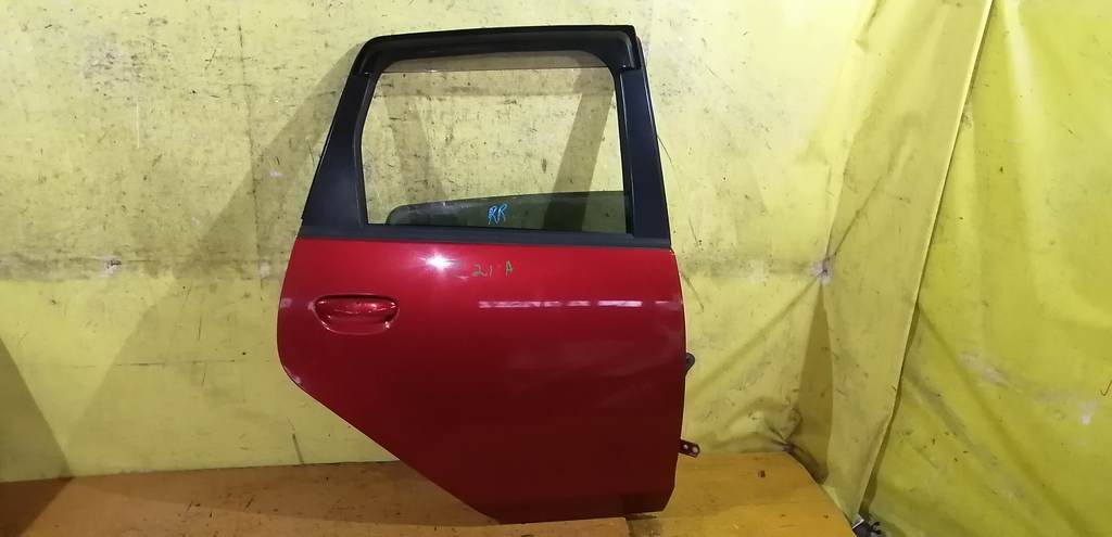 дверь Mitsubishi Colt