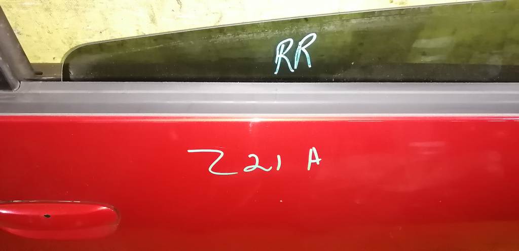 дверь Mitsubishi Colt