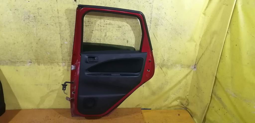 дверь Mitsubishi Colt