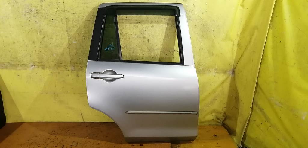 дверь Mazda Demio