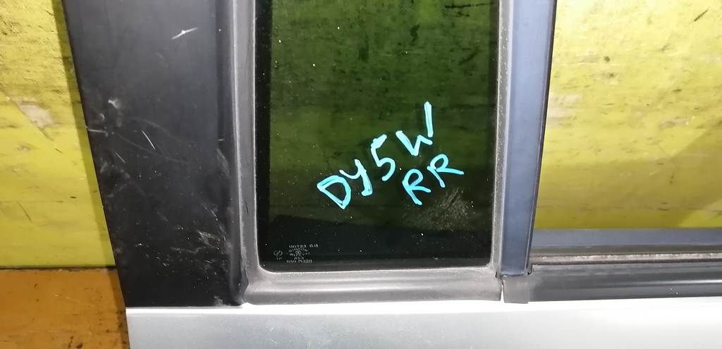 дверь Mazda Demio