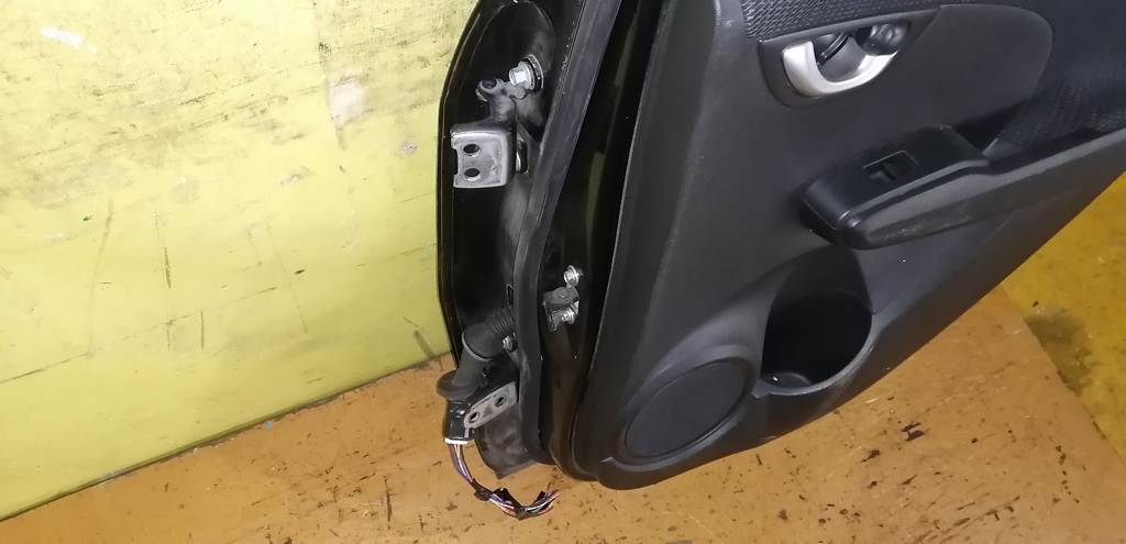 дверь Honda Fit