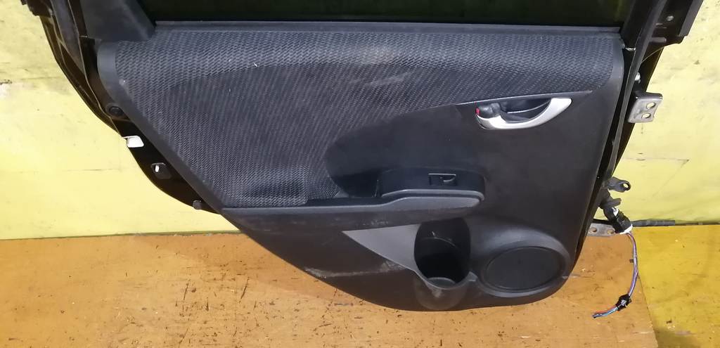 дверь Honda Fit