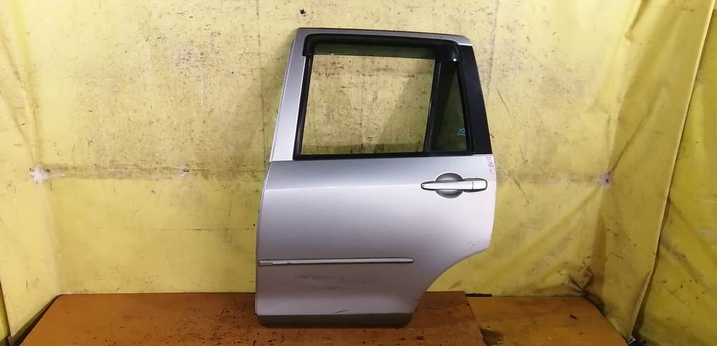 дверь Mazda Demio