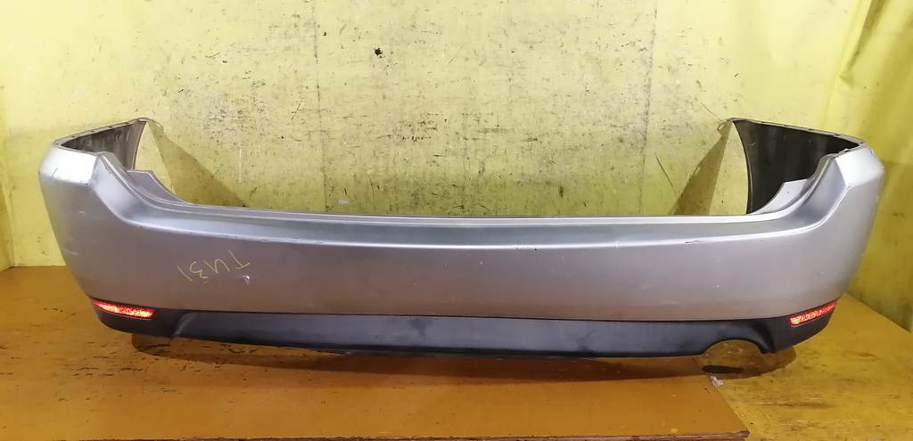 бампер Nissan Presage